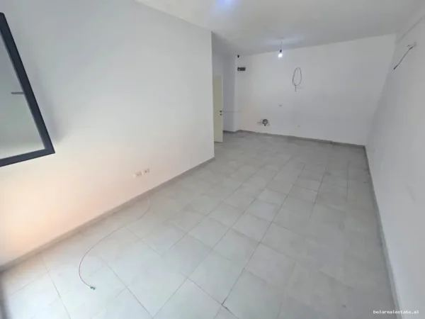 Tirane, jepet me qera zyre Kati 2, 100 m² 50.000 € (Rruga Sadik Petrela)