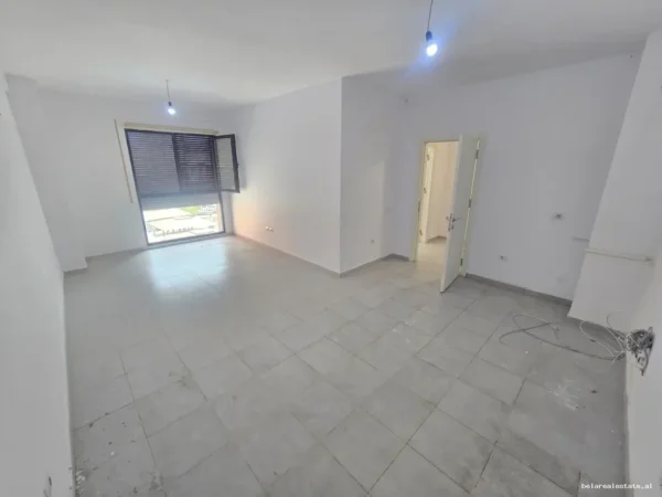 Tirane, jepet me qera zyre Kati 2, 100 m² 50.000 € (Rruga Sadik Petrela)