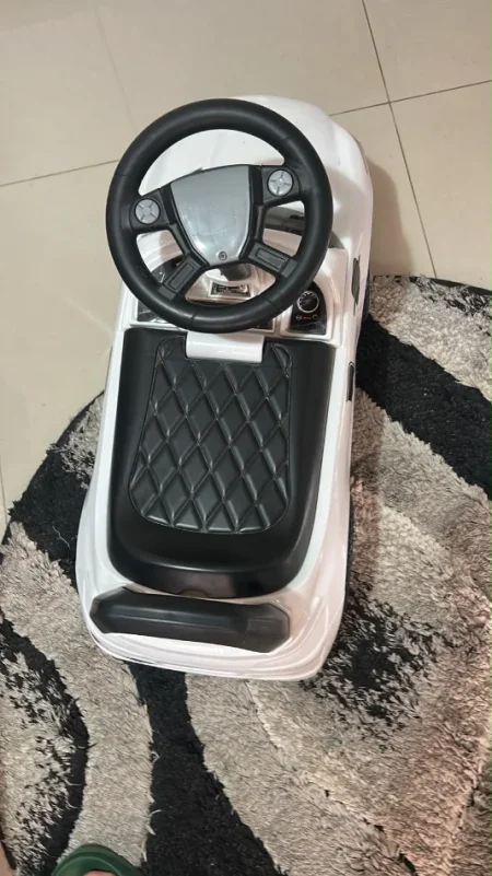 Tirane, shes Makinë lodër për djem ose vajza 15 €