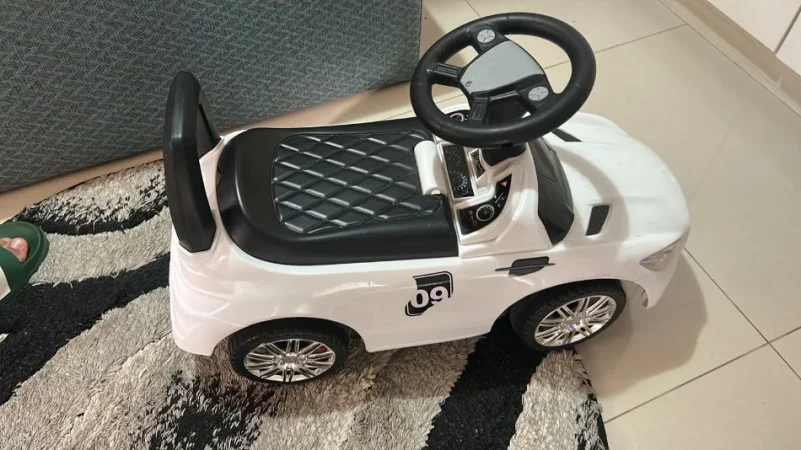 Tirane, shes Makinë lodër për djem ose vajza 15 €