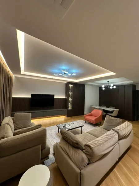 Tirane, jepet me qera apartament 2+1+Aneks+Ballkon , 133 m² 3.000 € (Lake View Rezidence)