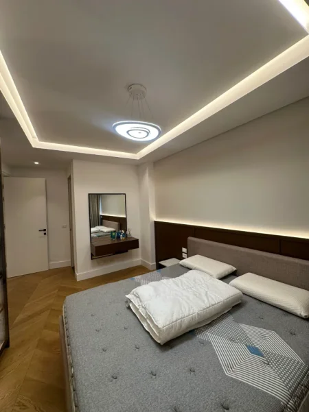 Tirane, jepet me qera apartament 2+1+Aneks+Ballkon , 133 m² 3.000 € (Lake View Rezidence)