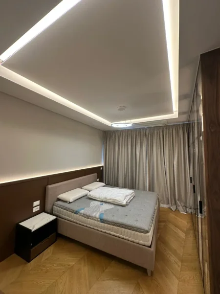 Tirane, jepet me qera apartament 2+1+Aneks+Ballkon , 133 m² 3.000 € (Lake View Rezidence)