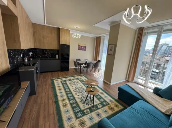 Tirane, jepet me qera apartament 2+1 Kati 1, 110 m² 800 € (QENDER)