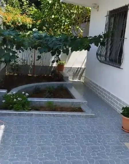 Tirane, jepet me qera Vile 3+1 Kati 1, 100 m² 500 € (Rruga Abdyl Pajo)