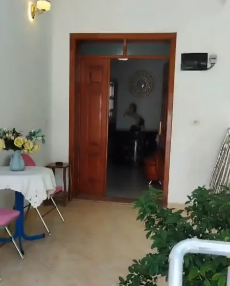Tirane, jepet me qera Vile 3+1 Kati 1, 100 m² 500 € (Rruga Abdyl Pajo)