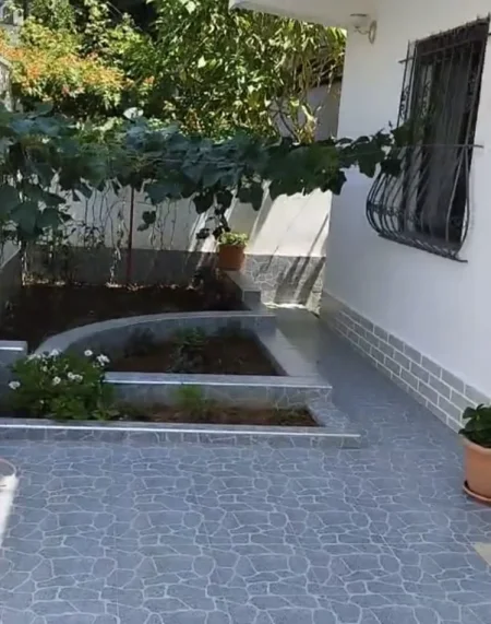 Tirane, jepet me qera shtepi 3+1 Kati 1, 100 m² 500 € (rruga 5 maji)
