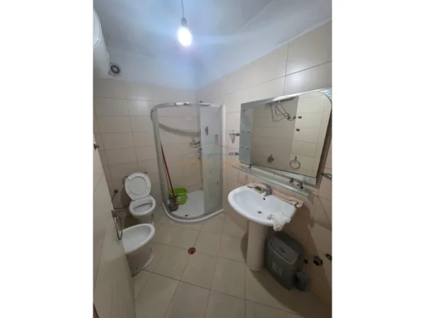 Tirane, shitet 3+1+Ballkon Kati 6, 148.000 € 