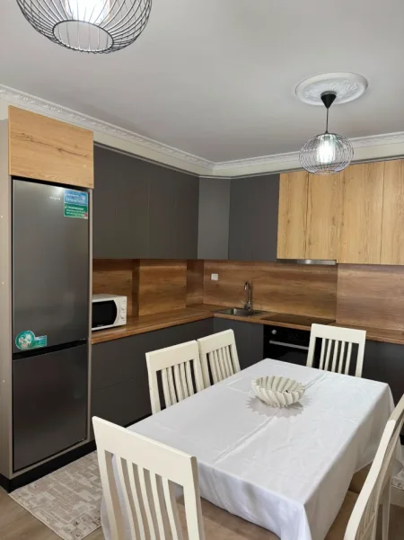 Shqiperi, jepet me qera apartament 2+1+Ballkon Kati 5, 88 m² 450 € (Kompleksi Tom Doshi Shkoze)
