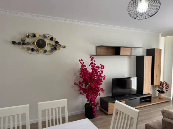 Shqiperi, jepet me qera apartament 2+1+Ballkon Kati 5, 88 m² 450 € (Kompleksi Tom Doshi Shkoze)