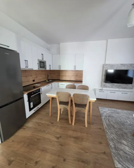 Tirane, jepet me qera apartament 2+1 , 89 m² 500 € 