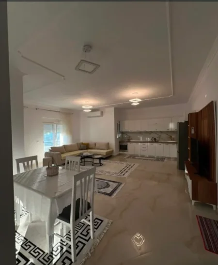 Shqiperi, jepet me qera apartament 2+1+Ballkon Kati 2, 120 m² 450 € (Rruga sanatoriumit)