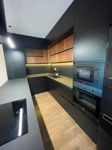 Tirane, shitet apartament 2+1+Ballkon Kati 1, 98 m² 275.000 € (Teg)