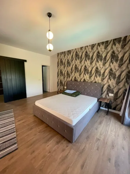 Tirane, shitet apartament 2+1+Ballkon Kati 1, 98 m² 275.000 € (Teg)