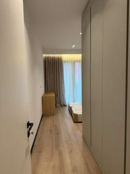 Tirane, jepet me qera apartament 2+1+Aneks+Ballkon Kati 3, 140 m² 2.800 € (Rruga e Elbasanit)