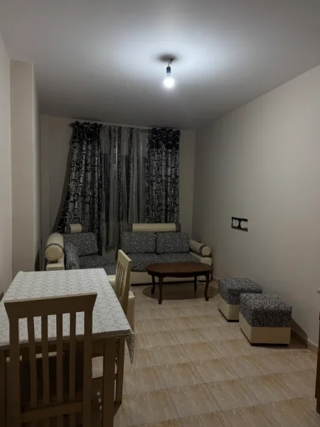 Tirane, jap me qera shtepi 1+1 Kati 1, 60 m² 450 € (Rruga Margarita Tutulani)