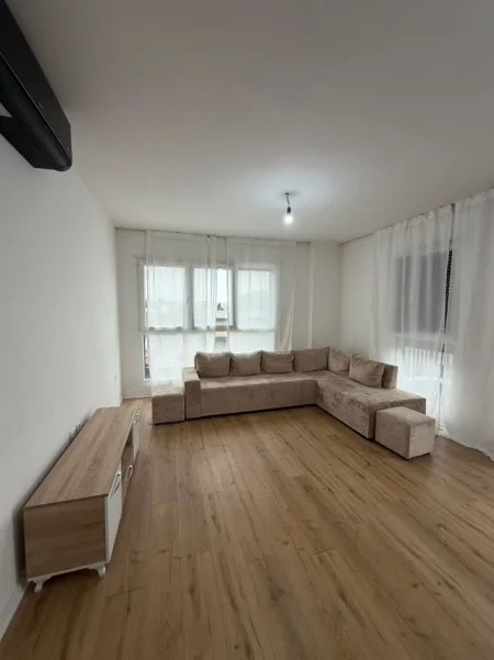 Tirane, jepet me qera apartament 2+1+Ballkon Kati 2, 110 m² 600 € (Don Bosko, Trio Tower)