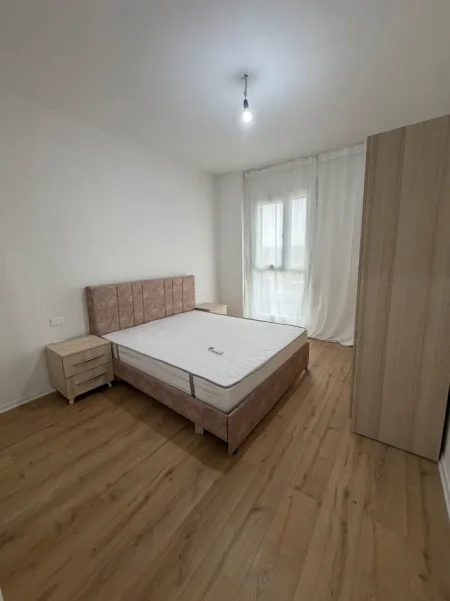 Tirane, jepet me qera apartament 2+1+Ballkon Kati 2, 110 m² 600 € (Don Bosko, Trio Tower)