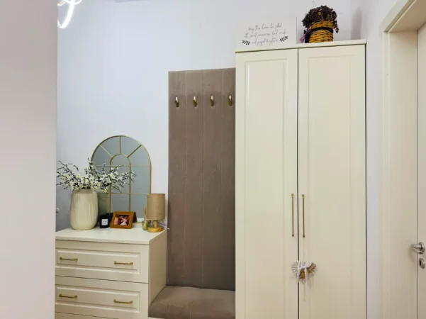 Tirane, jepet me qera apartament 3+1+Ballkon Kati 4, 105 m² 700 € (Rezidenca Kaimi, Ali Demi)