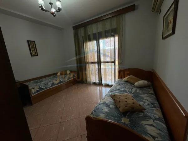 Tirane, jepet me qera apartament 2+1+Ballkon Kati 8, 150 m² 900 € (Myslym Shyri)