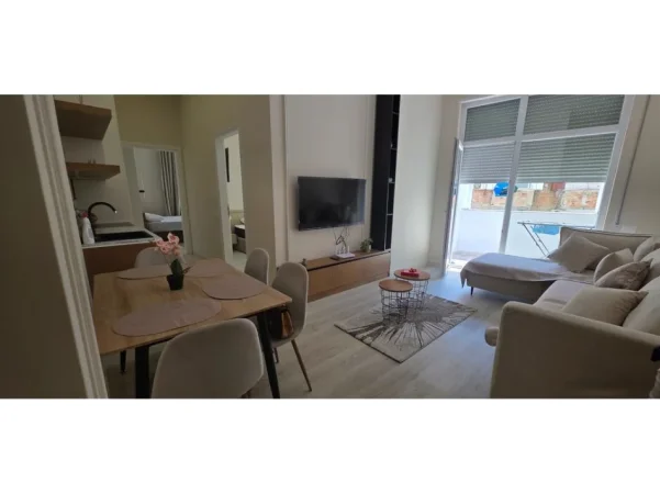 Tirane, jepet me qera apartament 2+1 Kati 12, 80 m² 1.200 € (sheshi skenderbej)