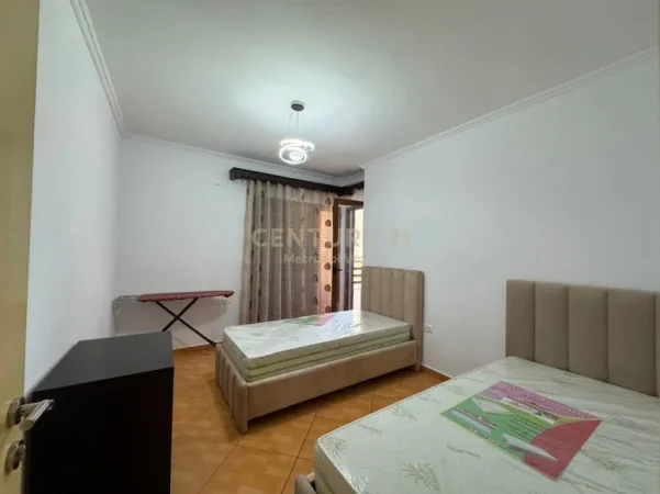 Tirane, jepet me qera apartament 2+1 Kati 8, 95 m² 500 € (unaza e re)