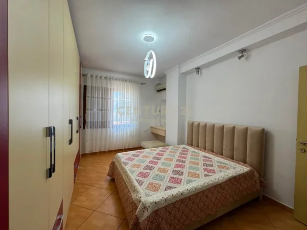 Tirane, jepet me qera apartament 2+1 Kati 8, 95 m² 500 € (unaza e re)