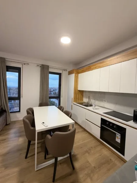 Tirane, jepet me qera apartament 2+1+Ballkon Kati 5, 106 m² 750 € (Porcelan)
