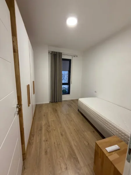 Tirane, jepet me qera apartament 2+1+Ballkon Kati 5, 106 m² 750 € (Porcelan)