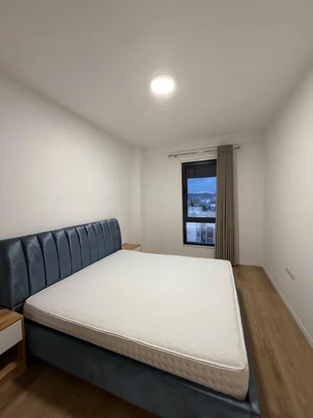 Tirane, jepet me qera apartament 2+1+Ballkon Kati 5, 106 m² 750 € (Porcelan)