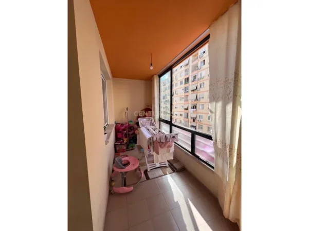 Tirane, jepet me qera apartament 2+1 Kati 4, 100 m² 500 € (astiri)