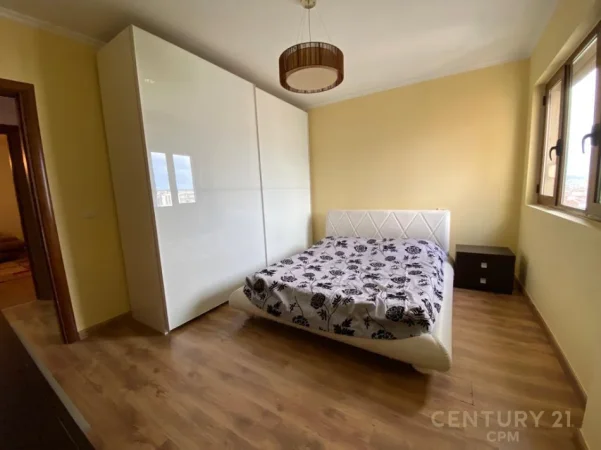Tirane, jepet me qera apartament 2+1 Kati 10, 105 m² 650 € (komuna e parisit)