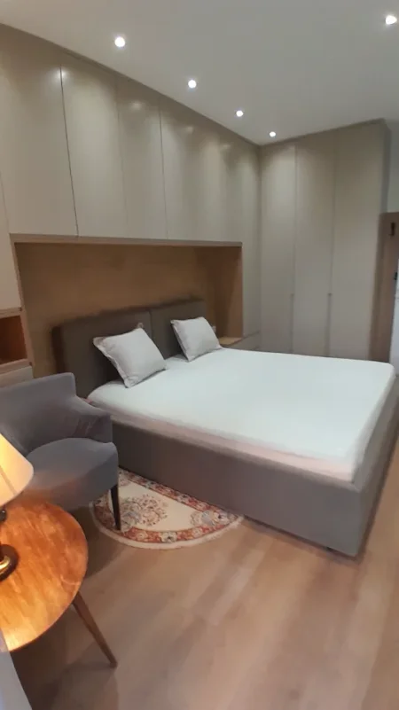 Tirane, jepet me qera apartament 1+1+Aneks+Ballkon Kati 2, 76 m² 690 € (Kodra Diellit, British Schull)