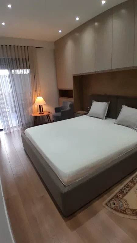 Tirane, jepet me qera apartament 1+1+Aneks+Ballkon Kati 2, 76 m² 690 € (Kodra Diellit, British Schull)