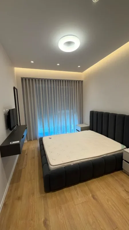 Tirane, jepet me qera apartament 1+1 Kati 5, 60 m² 650 € (siri kodra)