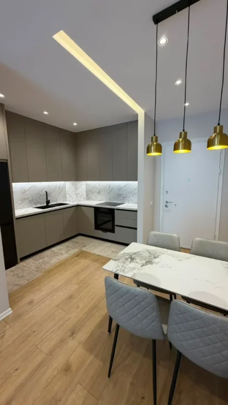 Tirane, jepet me qera apartament 1+1 Kati 5, 60 m² 650 € (siri kodra)