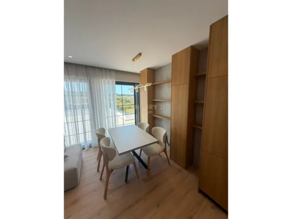 Tirane, jepet me qera apartament 1+1 Kati 4, 70 m² 600 € (sauk)