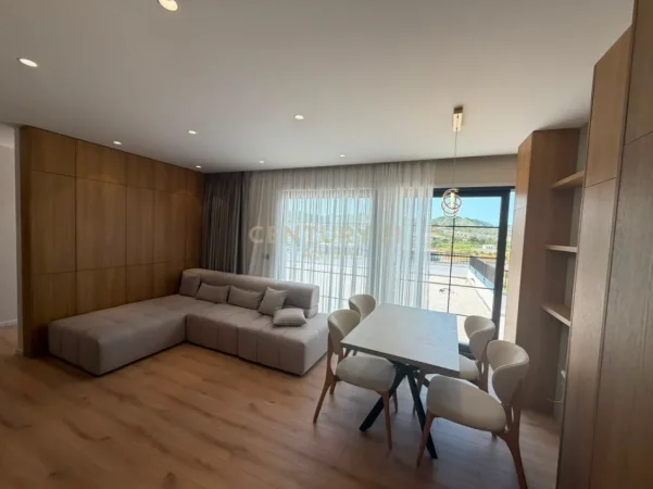 Tirane, jepet me qera apartament 1+1 Kati 4, 70 m² 600 € (sauk)