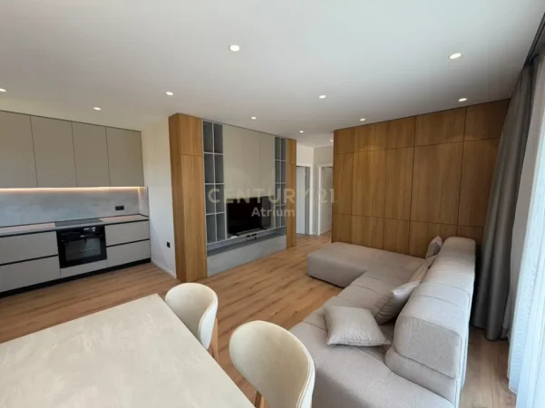 Tirane, jepet me qera apartament 1+1 Kati 4, 70 m² 600 € (sauk)