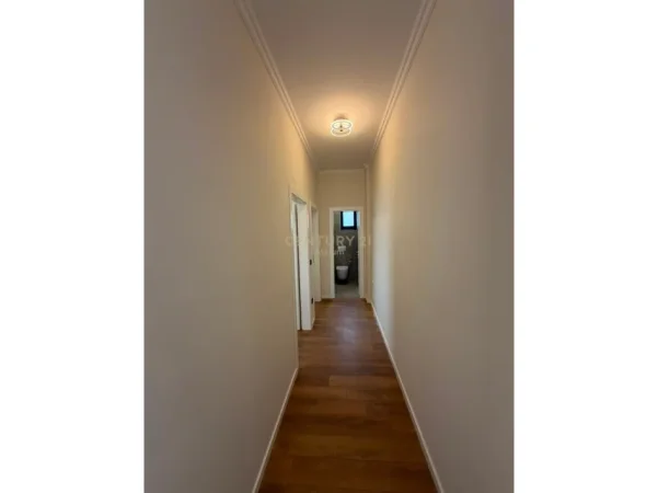 Tirane, jepet me qera apartament 4+1 Kati 3, 120 m² 1.250 € (sauk)