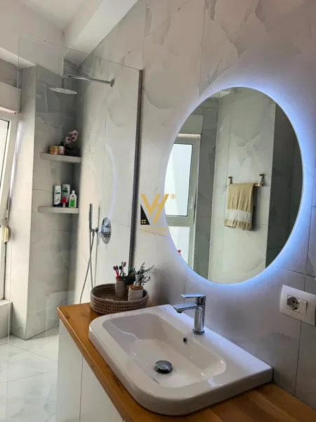 Tirane, jepet me qera apartament 3+1+Ballkon Kati 4, 105 m² 700 € (REZIDENCA KAIMI)