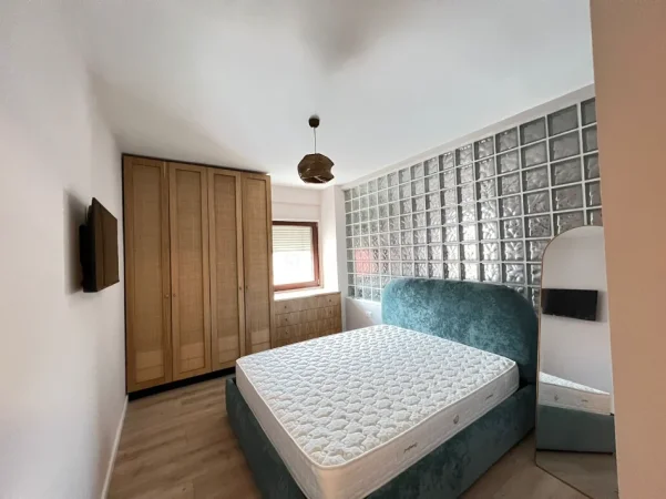 Tirane, jepet me qera apartament 1+1 Kati 2, 63 m² 630 € (Selite)
