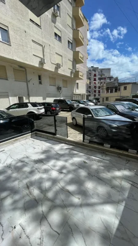 Durres, jepet me qera apartament duplex 2+1+Aneks+Ballkon Kati 2, 200 m² 1.300 € 