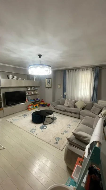 Durres, jepet me qera apartament duplex 2+1+Aneks+Ballkon Kati 2, 200 m² 1.300 € 