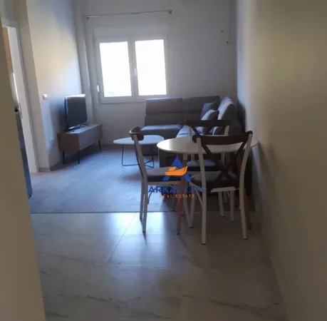 Tirane, jepet me qera apartament 1+1+Ballkon Kati 3, 45 m² 350 € 