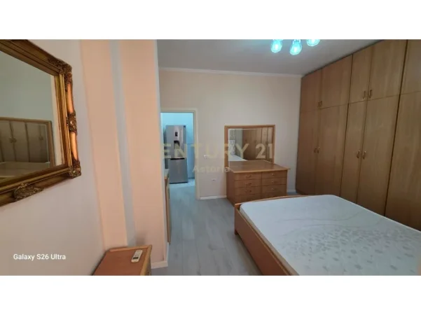 Tirane, jepet me qera apartament 2+1 Kati 2, 70 m² 630 € (kinostudio)