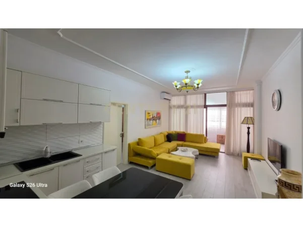 Tirane, jepet me qera apartament 2+1 Kati 2, 70 m² 630 € (kinostudio)