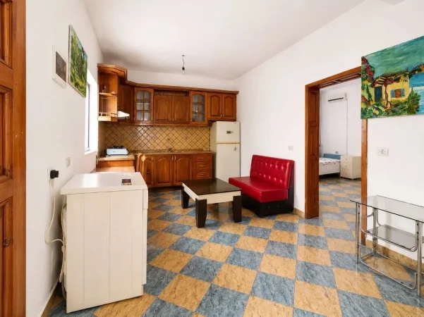 Tirane, jepet me qera apartament 2+1 Kati 1, 100 m² 350 € (pran Rrethrrotullimi 5 maji)