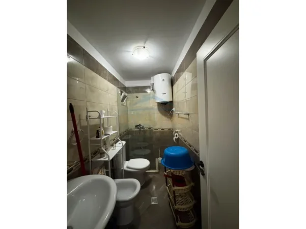 Qira, Apartament 1+1, Qëndër, Tiranë. 0696069906