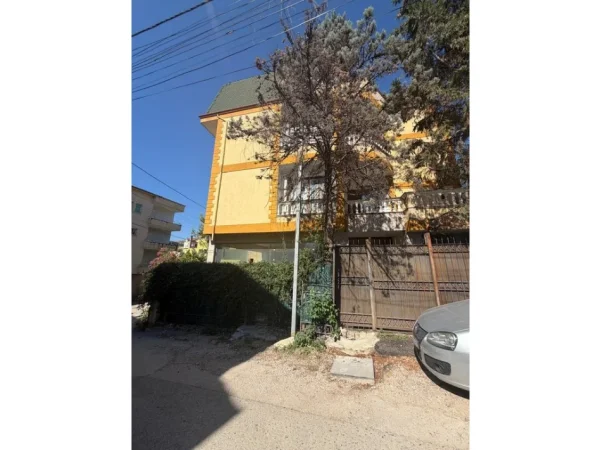 Tirane, shitet Vile Vile 3 Katshe Kati 4, 440.000 € 